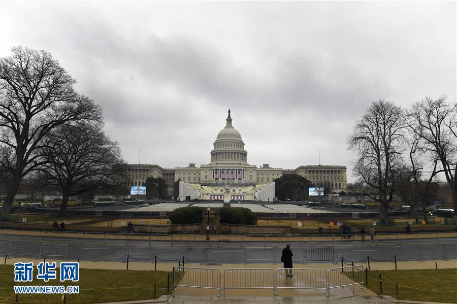美国总统就职典礼紧张筹备 华盛顿国会山禁止游客进入